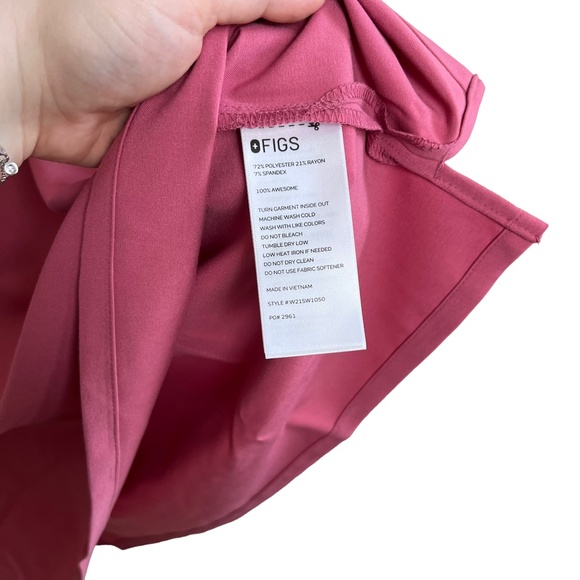 FIGS | Catarina One Pocket Scrub Top Quartz Pink Limited Edition BCA - Picture 8 of 10